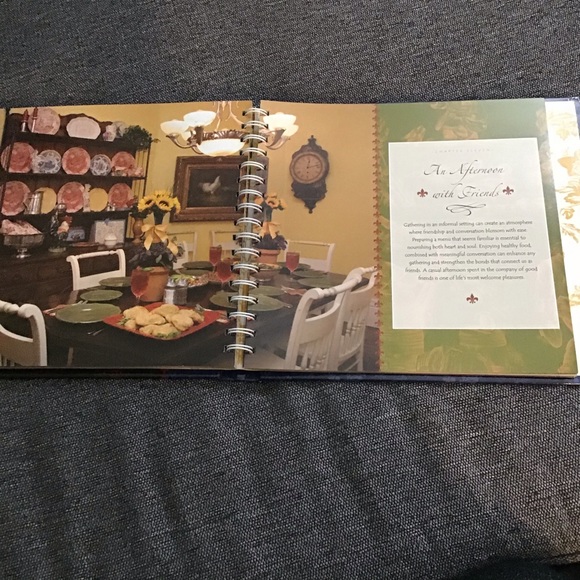 The Gathering of Friends Volume One Hard Cover - Picture 11 of 14